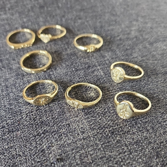 8 Gold Tone Stackable Rings Size 9 NWOT - Picture 2 of 3